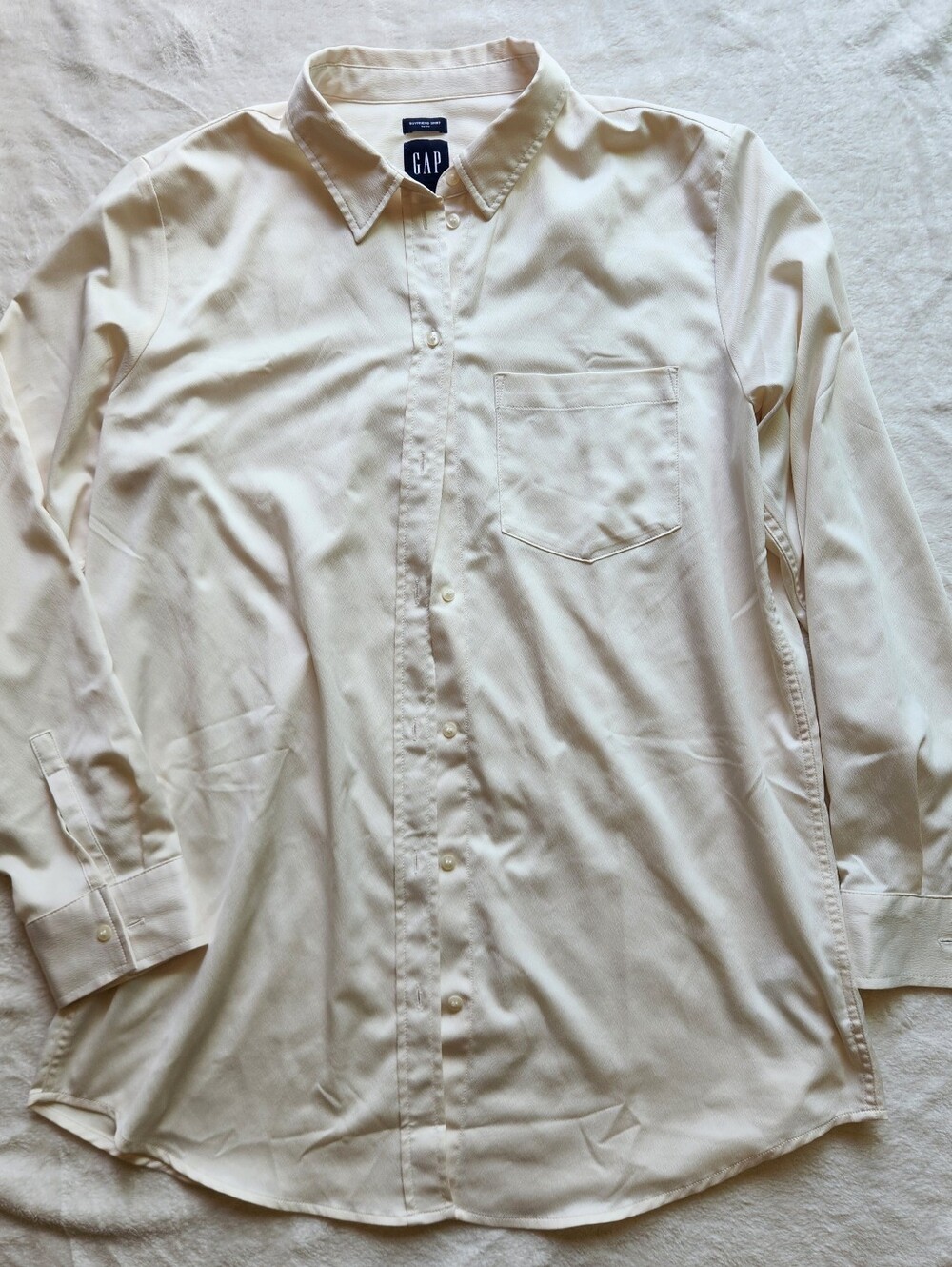 LIKE NEW GAP Women's Cream Button-Down Long Sleeve. Satin Boyfriend Shirt